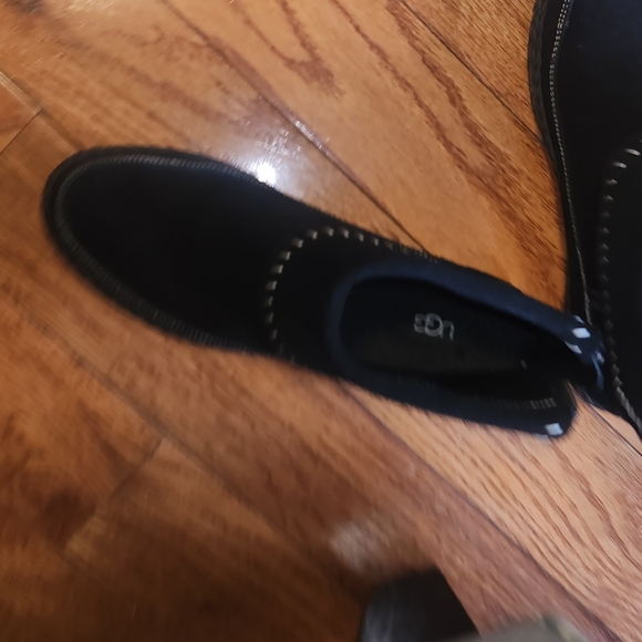 Black UGG women boots - Picture 6 of 7